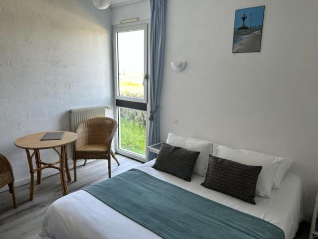 Hotel Les Esseppes L'Epine  Екстериор снимка